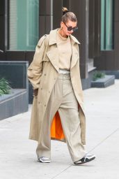 Hailey Bieber is Stylish - Leaving Her Apartment in NYC 11/19/2018