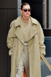 Hailey Bieber is Stylish - Leaving Her Apartment in NYC 11/19/2018