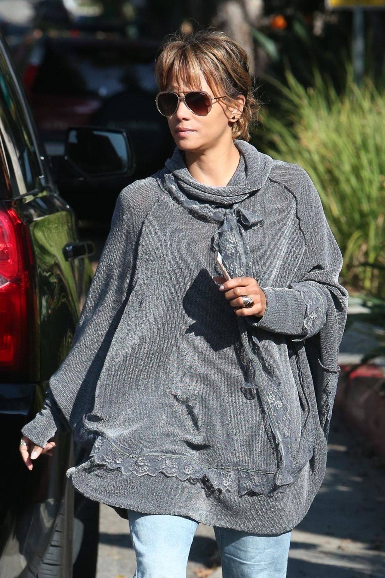 Halle Berry - Out in Los Angeles 11/24/2018 • CelebMafia