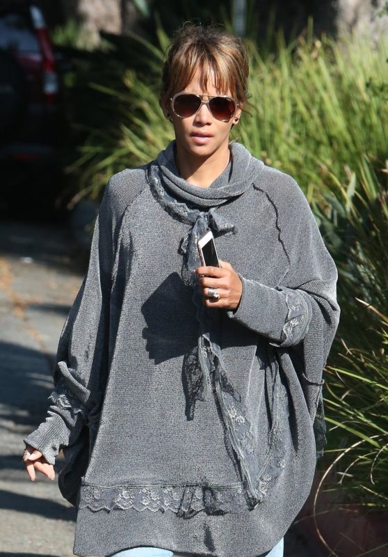 Halle Berry - Out in Los Angeles 11/24/2018