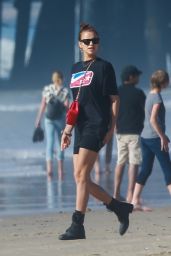 Irina Shayk at the Beach in Santa Monica 11/25/2018