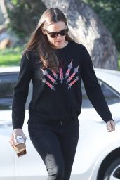 Jennifer Garner Street Style 10/31/2018 • CelebMafia