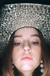 Kaitlyn Dever - Personal Pics 11/02/2018