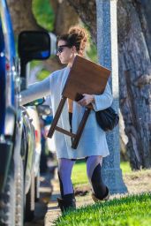 Kate Beckinsale - Goes to a Painting Class in Westwood 11/09/2018