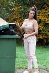 Katie Price - Putting the Rubbish Away in London 11/11/2018