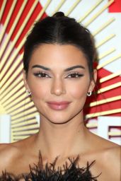 Kendall Jenner – 2018 #REVOLVEawards in Las Vegas