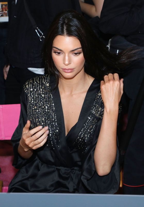 Kendall Jenner - 2018 Victoria