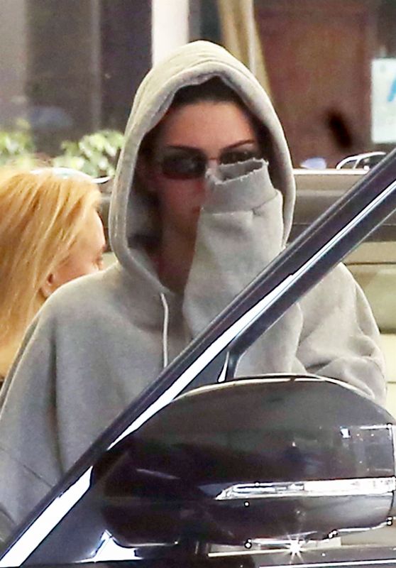 Kendall Jenner in Beverly Hills 11/28/2018