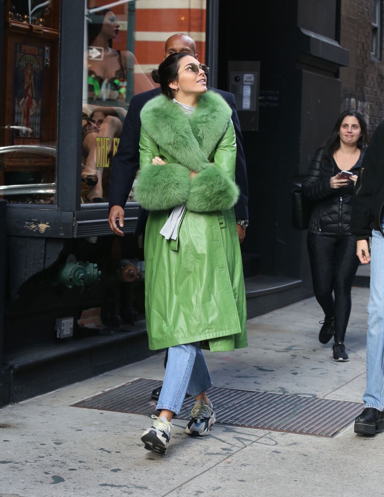 Kendall Jenner Riding a Citi Bike in Soho in NYC 11/03/2018 • CelebMafia