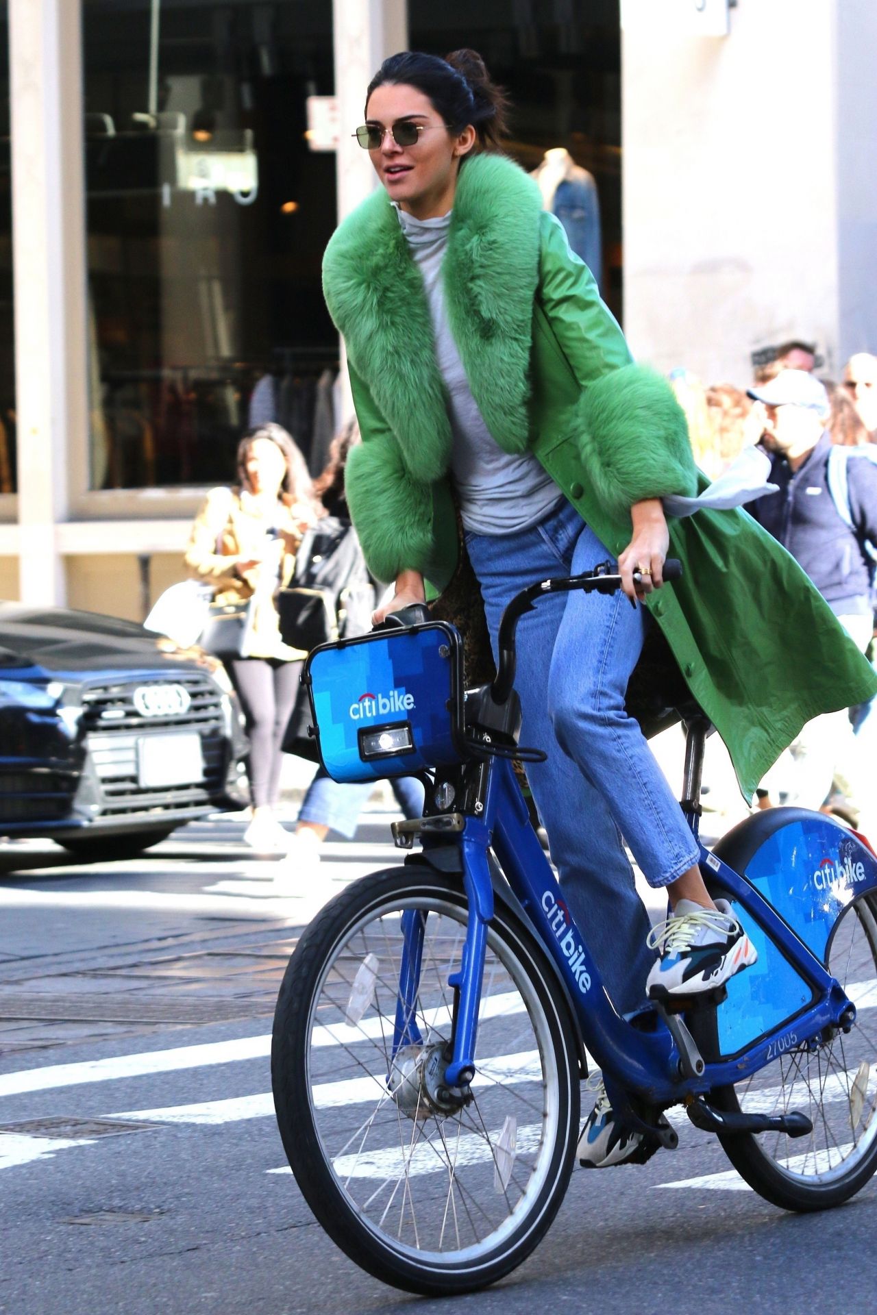 Kendall Jenner Riding a Citi Bike in Soho in NYC 11/03/2018 • CelebMafia