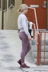 Kristen Bell - Hits the Gym in Los Feliz 11/19/2018