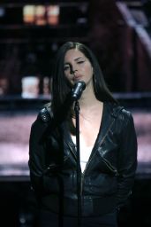 Lana Del Ray Performs Live at the 2018 Apple Launch in NY