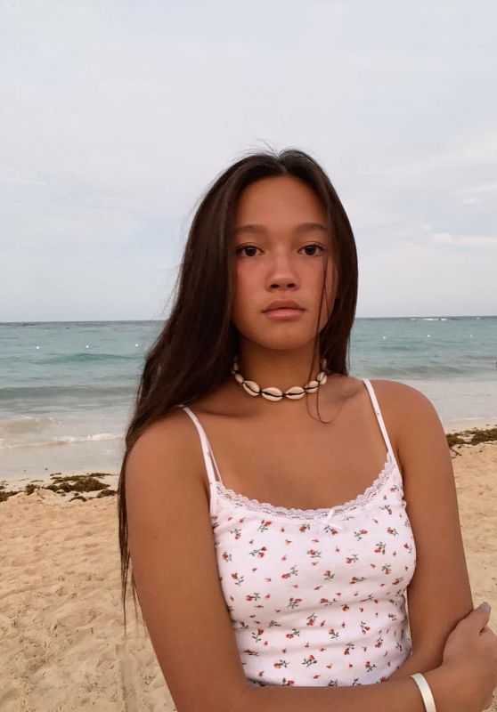 Lily Chee - Personal Pics 11/24/2018