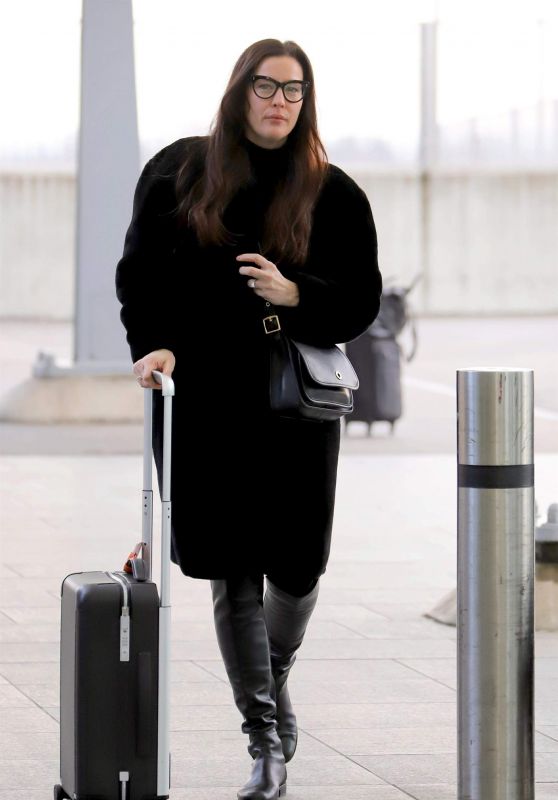 Liv Tyler in Travel Outfit – Heathrow Airport in London 11/21/2018