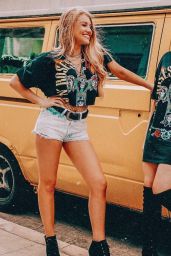 Lolli Sorenson - Personal Pics 11/30/2018