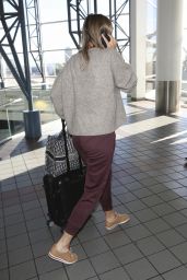 Maria Sharapova in Travel Outfit 11/27/2018