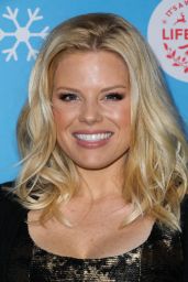Megan Hilty – Gingerbread House Experience in LA 11/14/2018