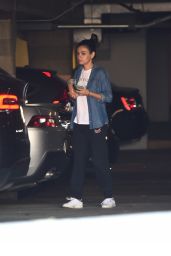 Mila Kunis - Grabbing Ice Coffee in Los Angeles 11/02/2018