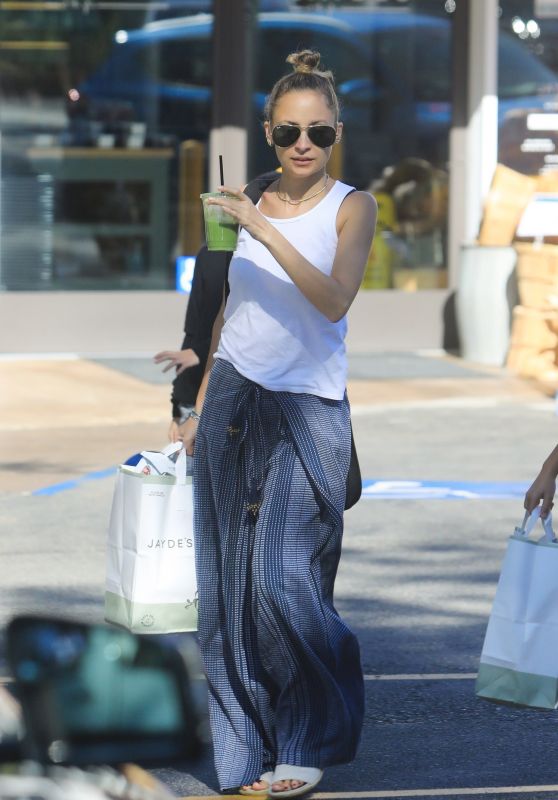 Nicole Richie - Grocery Shopping in Beverly Hills 11/03/2018