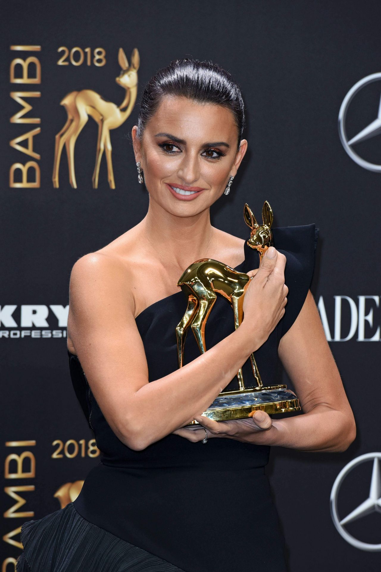 Penelope Cruz – 2018 Bambi Awards • CelebMafia