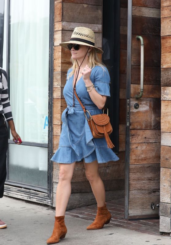 Reese Witherspoon - Out for Dinner at Gjelina in Venice 11/04/2018