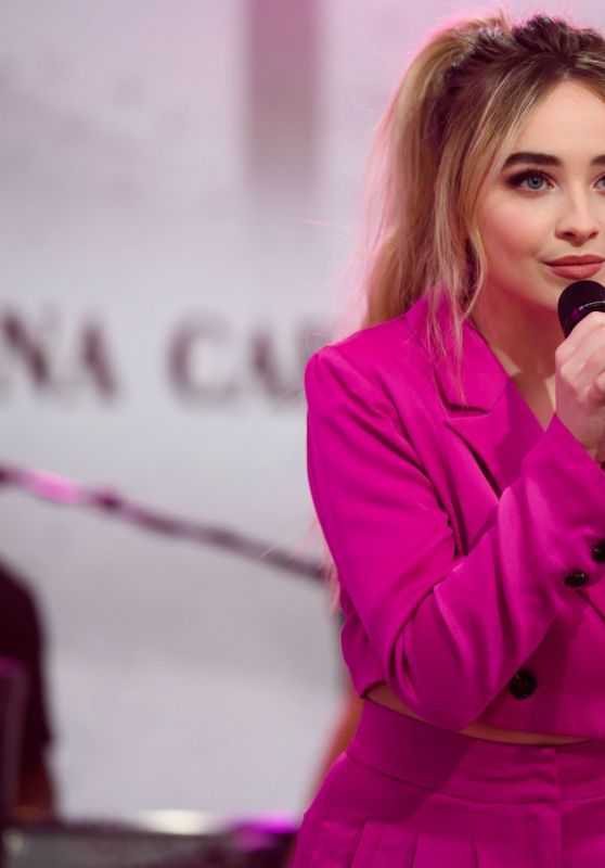 Sabrina Carpenter - Today Show in NYC 11/09/2018
