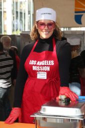 Sandra Taylor – Los Angeles Mission Thanksgiving Meal for the Homeless 11/21/2018