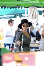 Sarah Hyland at the Farmers Market in LA 11/18/2018