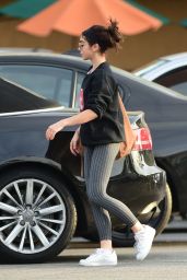 Sarah Hyland - Grocery Shopping in Los Angeles 11/21/2018