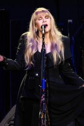 Stevie Nicks (Fleetwood Mac) Performs in San Jose 11/21/2018