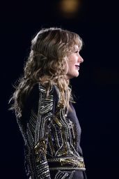 Taylor Swift - 2018 Reputation Stadium Tour in Tokyo 11/21/2018