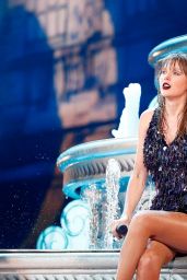 Taylor Swift - Performs  during Reputation Stadium Tour in Sydney