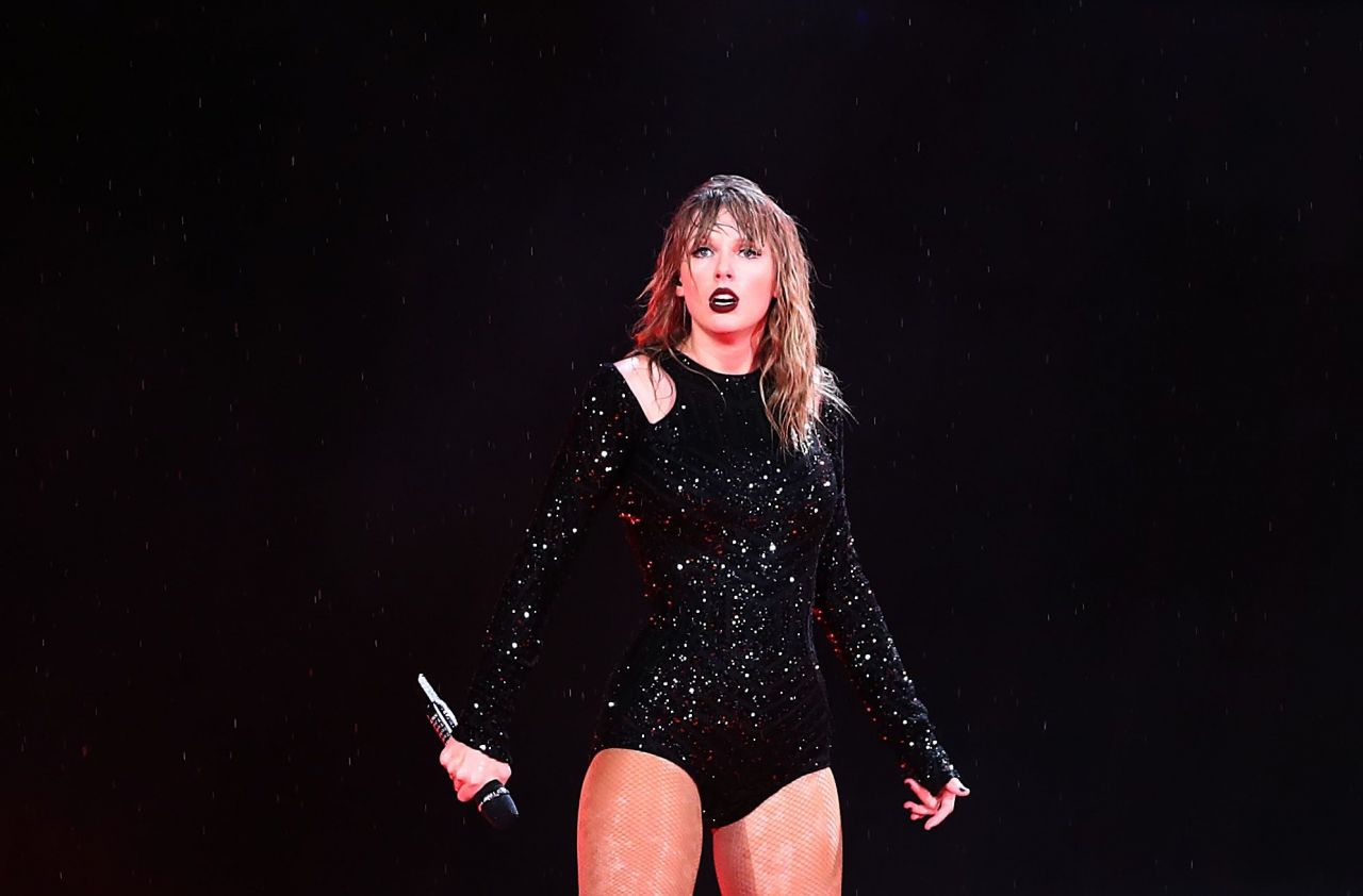 Taylor Swift - Performs during Reputation Stadium Tour in Sydney