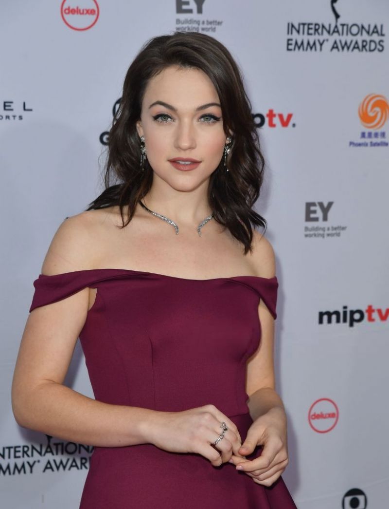 Violett Beane - 2018 International Emmy Awards in NYC • CelebMafia