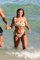 Zara McDermott in Bikini - Miami 11/08/2018