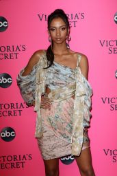 Aiden Curtiss – 2018 Victoria’s Secret Viewing Party in NYC