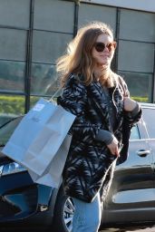 Amy Adams - Shopping in Beverly Hills 11/30/2018