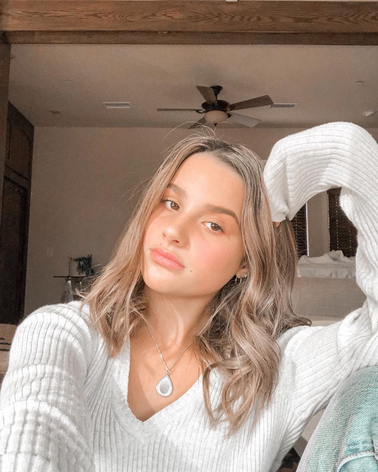 Annie LeBlanc - Personal Pics 12/27/2018 • CelebMafia