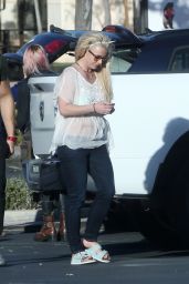 Britney Spears in Casual Outfit in Calabasas 12/08/2018