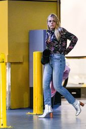 Busy Philipps - Christmas Shopping in LA 12/13/2018