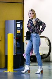 Busy Philipps - Christmas Shopping in LA 12/13/2018