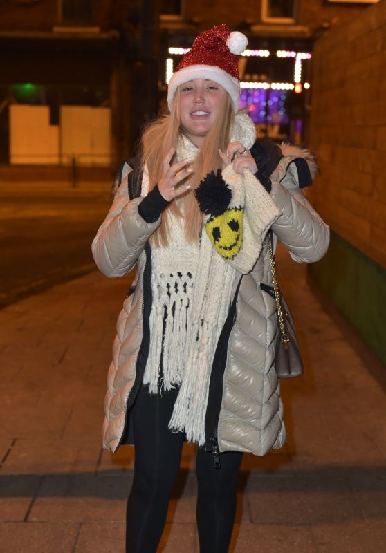 Charlotte Crosby in Trravel Outfit 12/24/2018