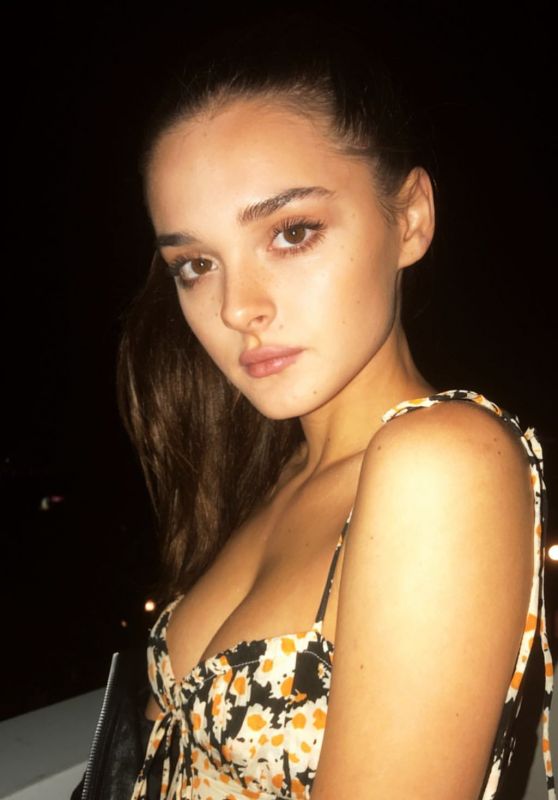 Charlotte Lawrence - Personal Pics 12/14/2018