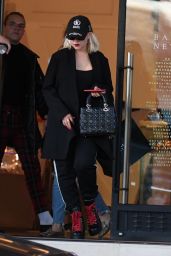 Christina Aguilera - Holiday Shopping in Beverly Hills 12/08/2018)