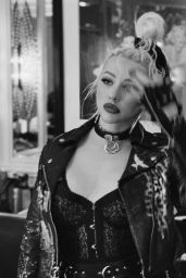 Christina Aguilera - Personal Pics 12/25/2018