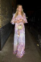 Clara Paget – The Fashion Awards 2018 in London