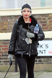 Daisy Lowe - Walking Her Dog in London 12/11/2018
