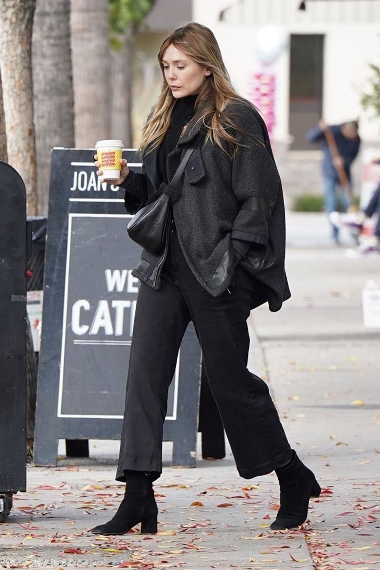 Elizabeth Olsen Casual Style 12/05/2018 • CelebMafia