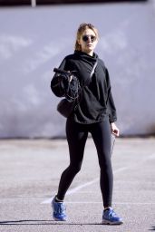 Elizabeth Olsen in Tights 12/10/2018