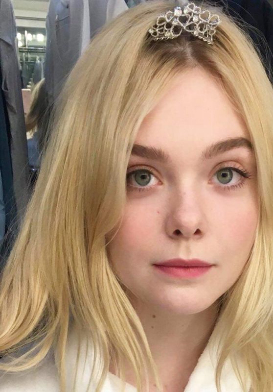 Elle Fanning - Personal Pic 12/12/2018